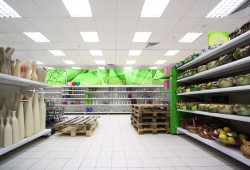 Agencement de surfaces commerciales avec solutions personnalisées