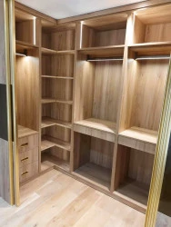 Devis gratuit pour aménager un dressing fabriqué au Portugal  